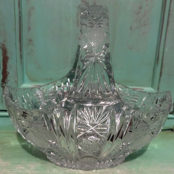 Crystal Cut Glass Decorative Basket Bowl with Handle Vintage Candy Dish - Picture 3 of 11